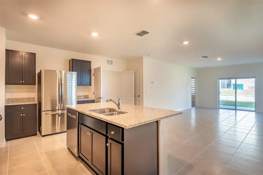 2464 Ribbon Fall Avenue Davenport FL 33837