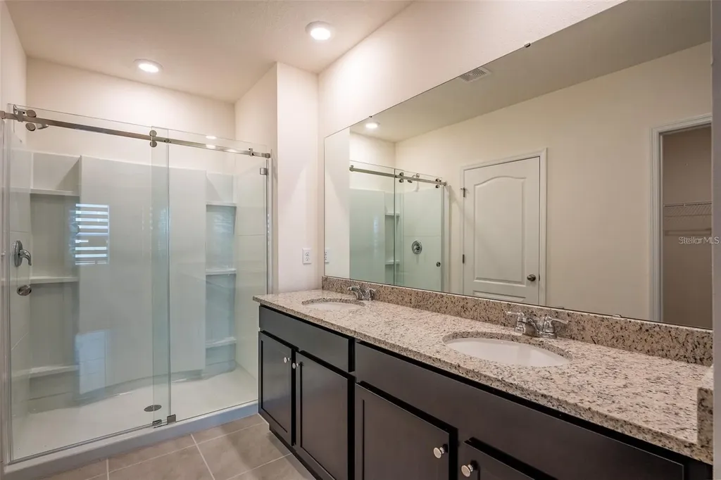 2464 Ribbon Fall Avenue Davenport FL 33837