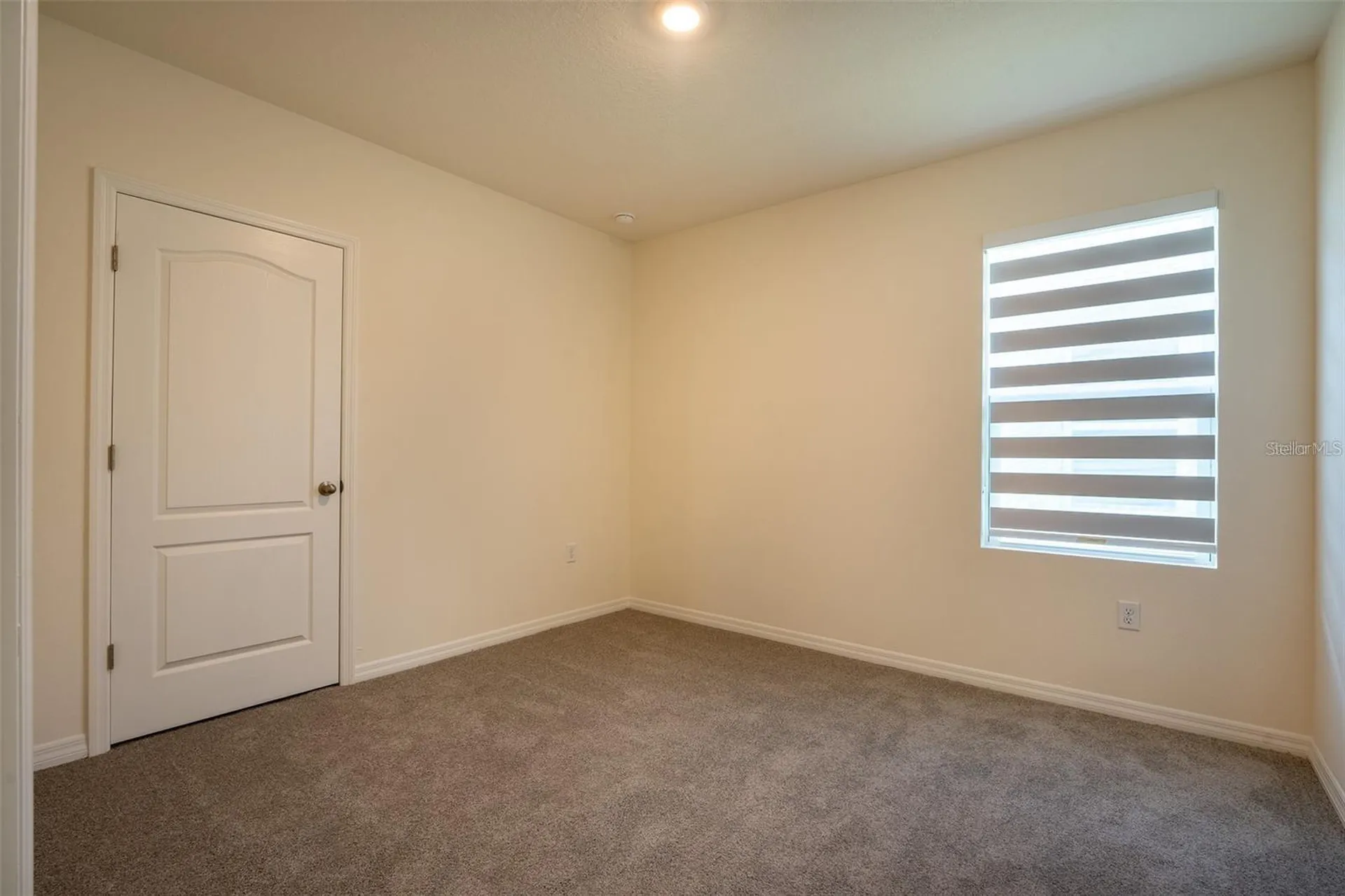2464 Ribbon Fall Avenue Davenport FL 33837