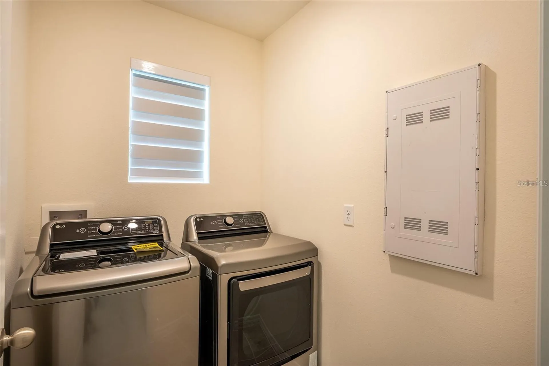 2464 Ribbon Fall Avenue Davenport FL 33837