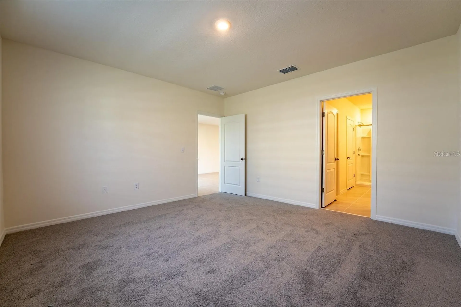2464 Ribbon Fall Avenue Davenport FL 33837