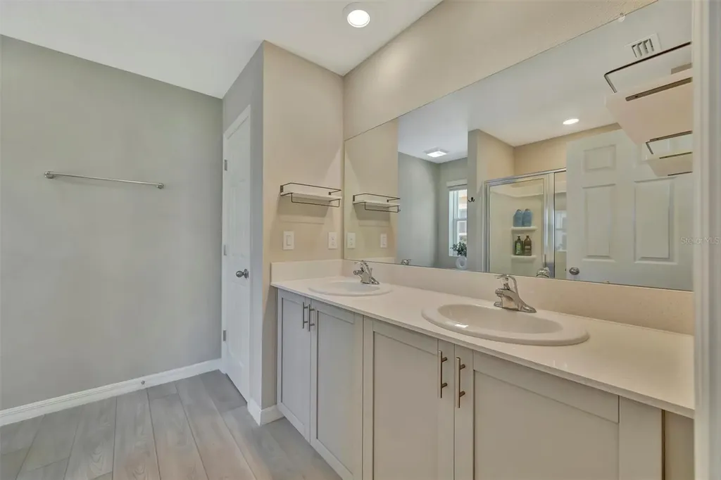 12950 Pasture Woods Place Lithia FL 33547