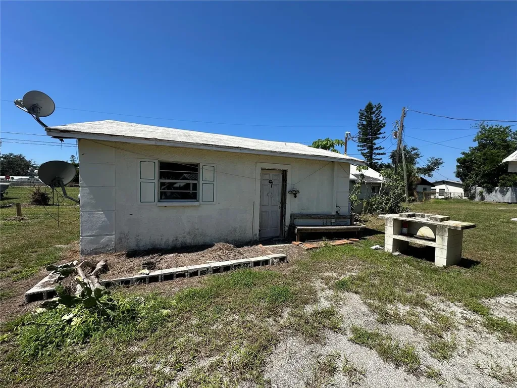 1210 Sweeney Drive Ruskin FL 33570