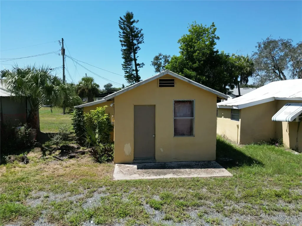1210 Sweeney Drive Ruskin FL 33570