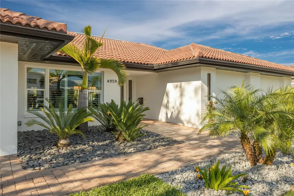 4959 58th Avenue S St Petersburg FL 33715