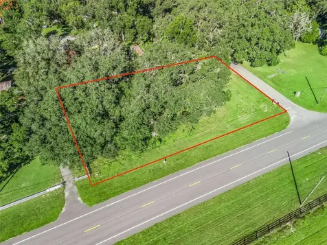 5528 S Us 301 Bushnell FL 33513