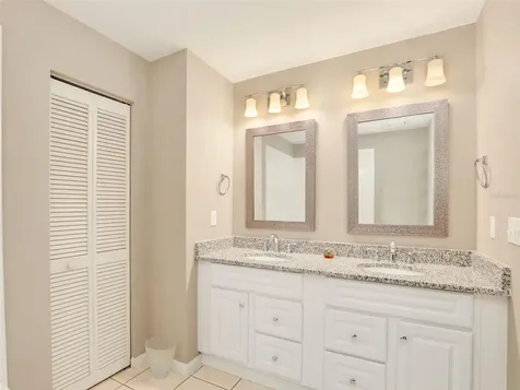 623 Oak Hill Circle Sarasota FL 34232