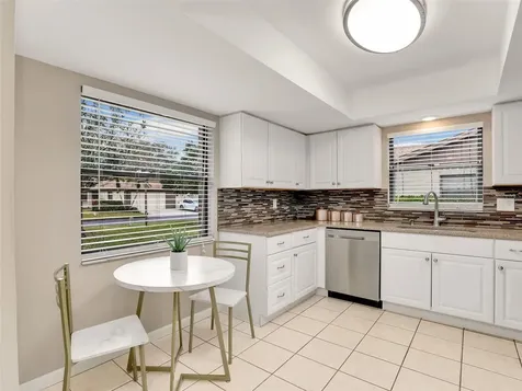 623 Oak Hill Circle Sarasota FL 34232