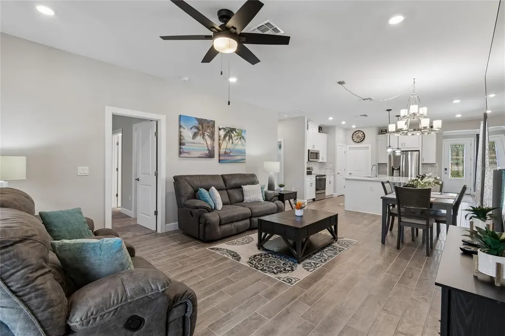 2201 Palm Tree Drive Kissimmee FL 34759