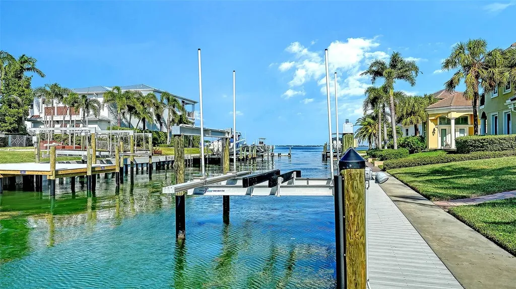 595 Bowsprit Lane Longboat Key FL 34228