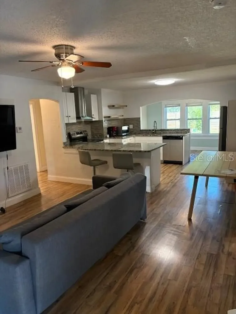 4035 14th Avenue S St Petersburg FL 33711