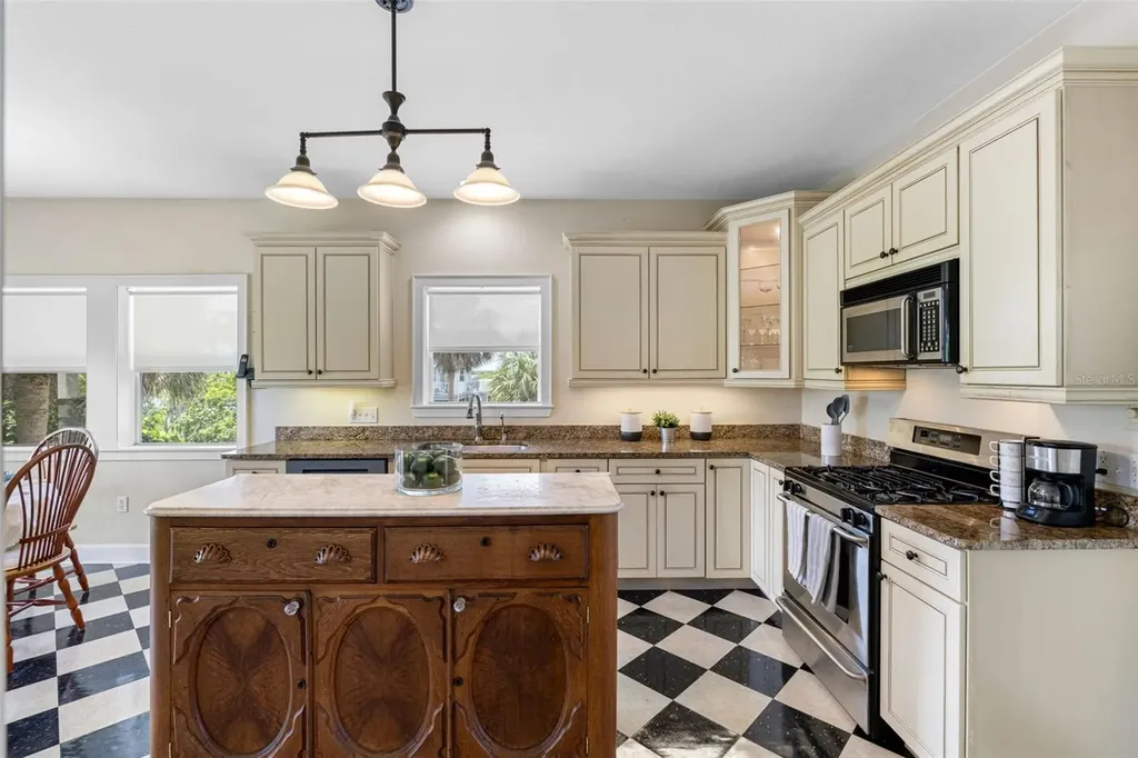 1215 Bayshore Drive Terra Ceia FL 34250