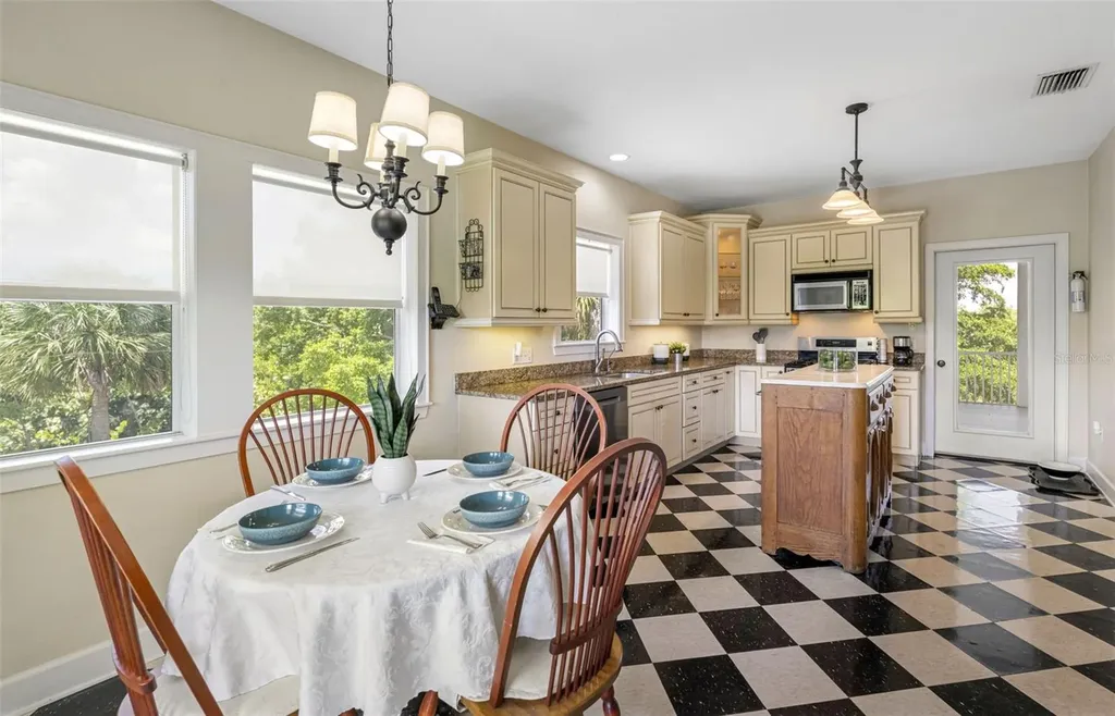 1215 Bayshore Drive Terra Ceia FL 34250