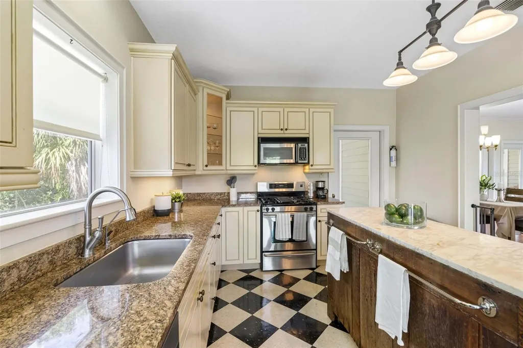1215 Bayshore Drive Terra Ceia FL 34250