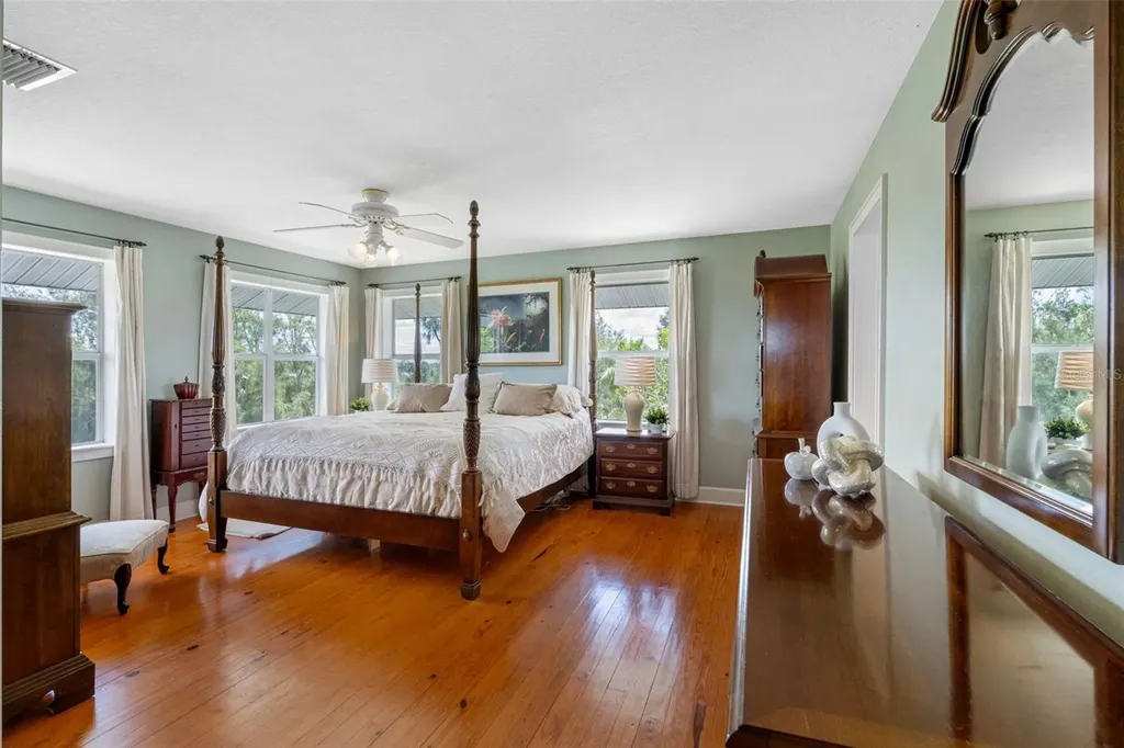 1215 Bayshore Drive Terra Ceia FL 34250