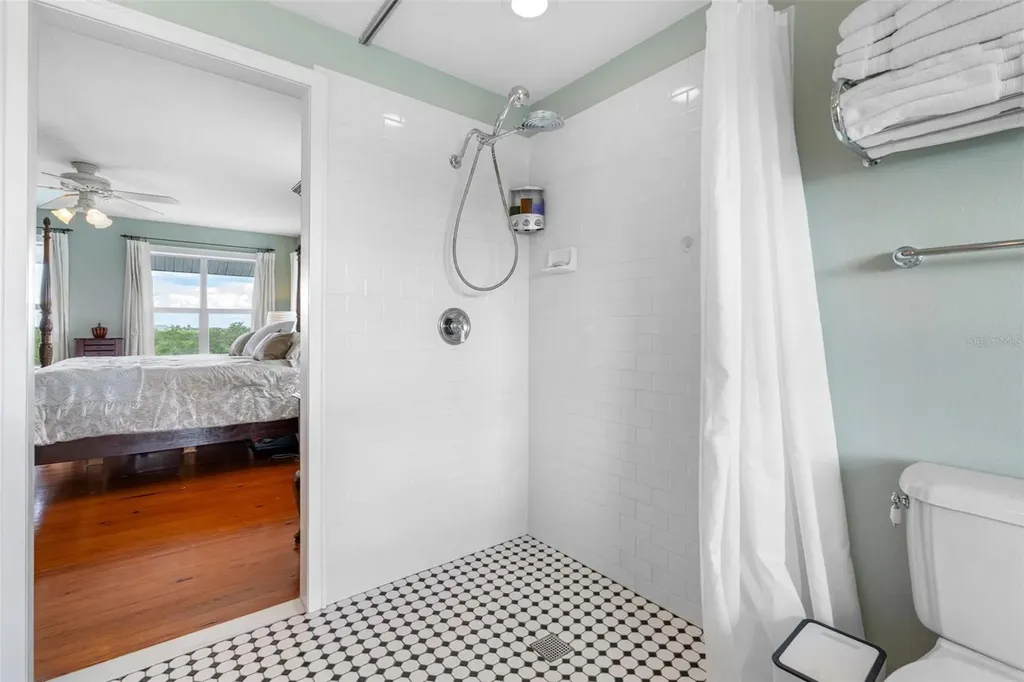 1215 Bayshore Drive Terra Ceia FL 34250