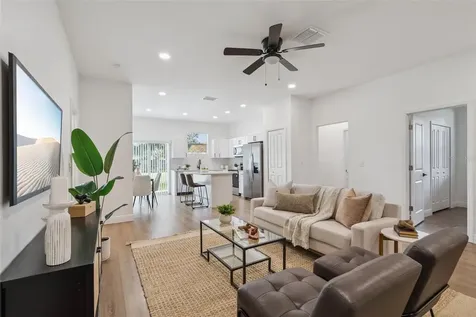 2604 S Elm Avenue Sanford FL 32773