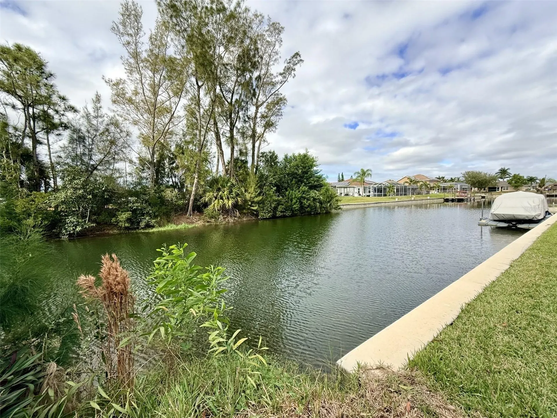 1414 SW 1st Place Cape Coral FL 33991