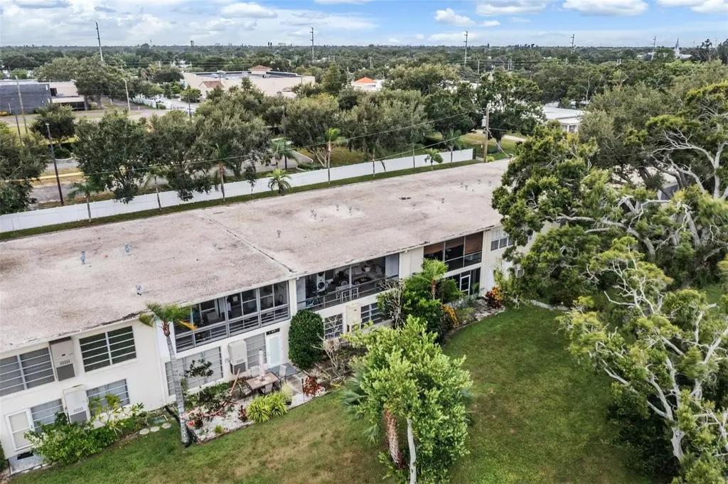 5665 40th Avenue N Kenneth City FL 33709