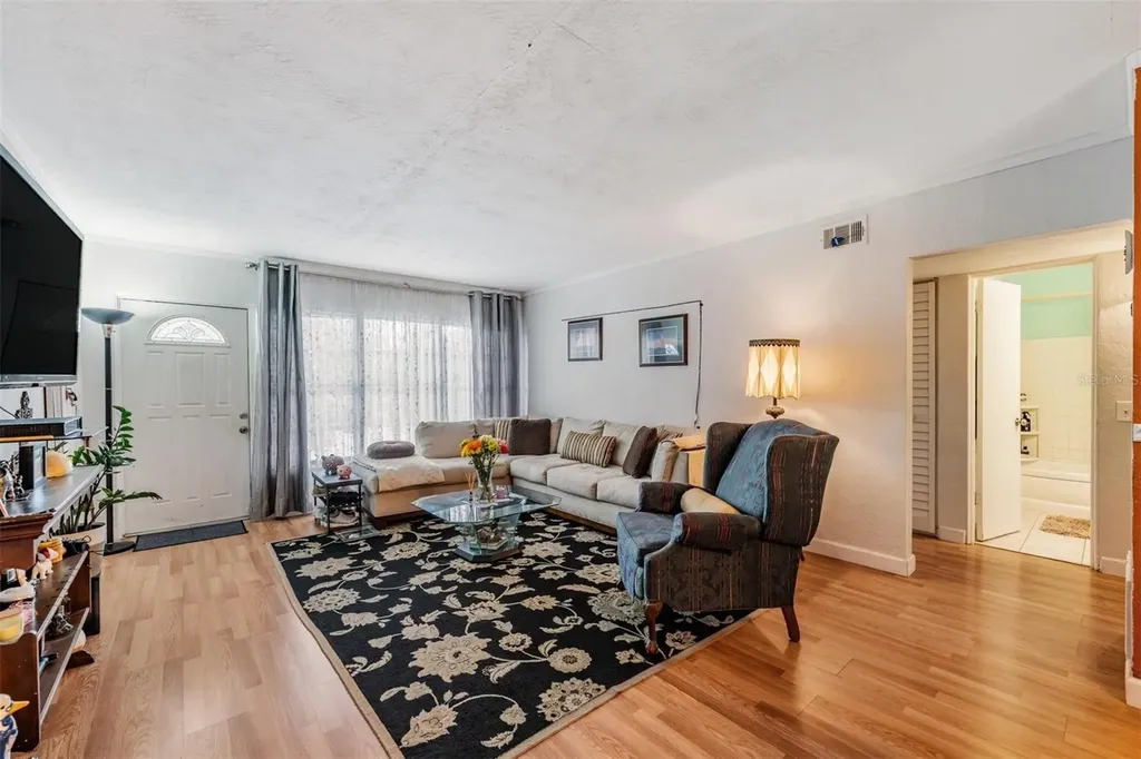 5665 40th Avenue N Kenneth City FL 33709