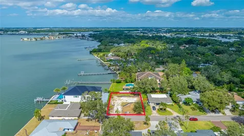 8297 33rd Avenue N St Petersburg FL 33710