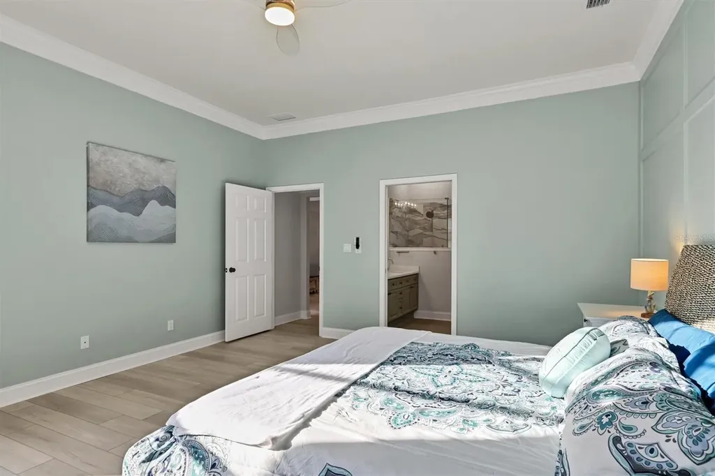 1703 Starling Drive Sarasota FL 34231