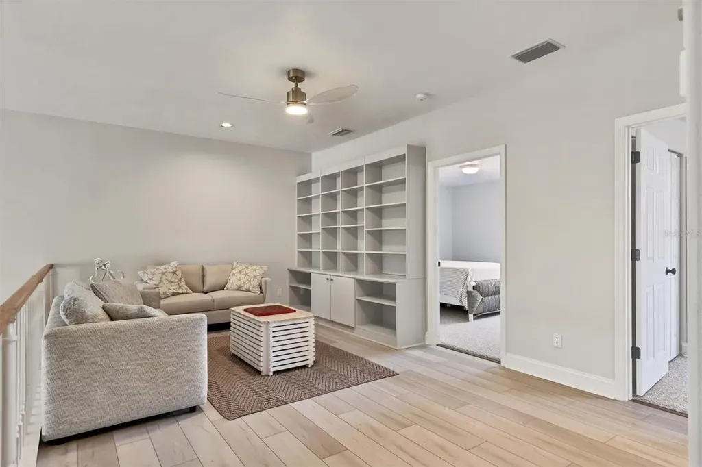 1703 Starling Drive Sarasota FL 34231