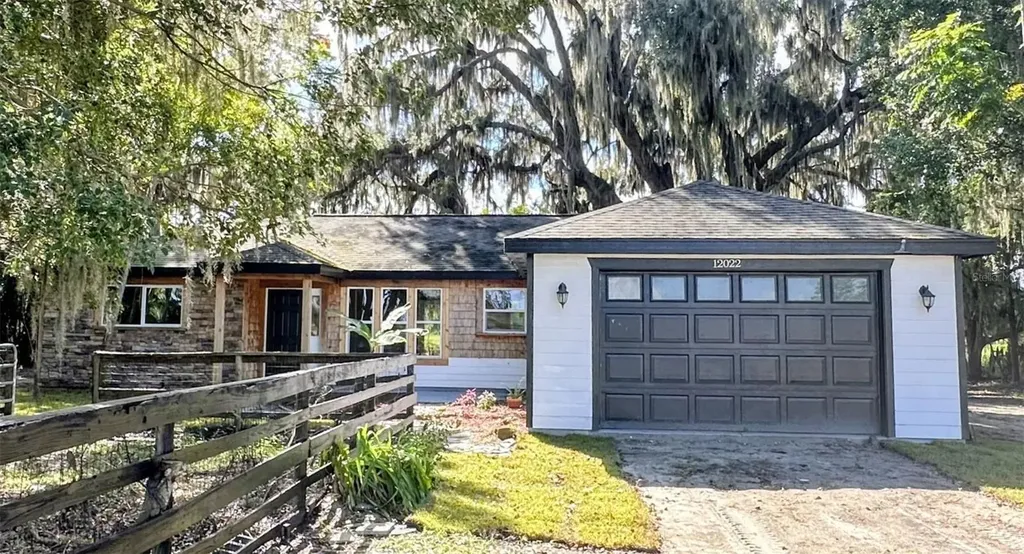 12022 SE Sunset Harbor Road Weirsdale FL 32195