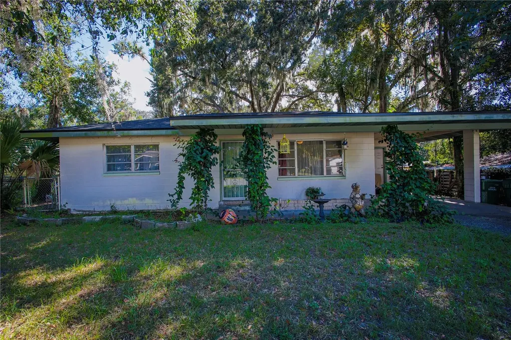 2507 Tecumseh Avenue Leesburg FL 34748