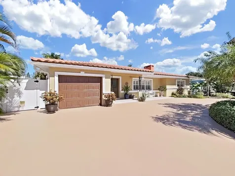 6601 Renaldo Way S St Petersburg FL 33707