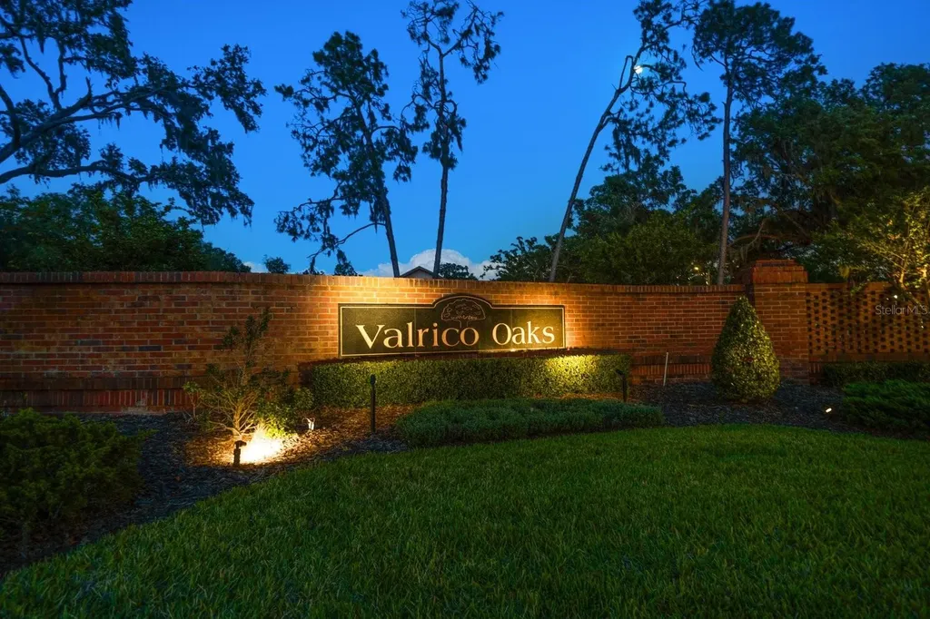 1105 Deer Run Place Valrico FL 33594