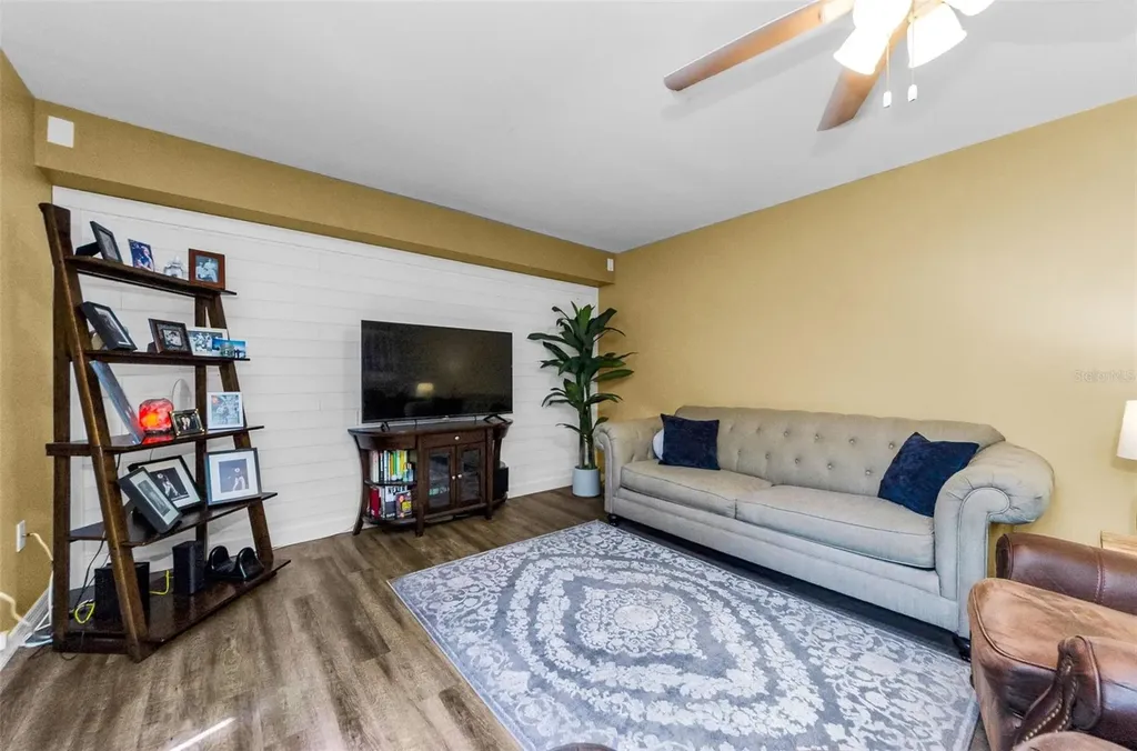 2734 5th Court Palm Harbor FL 34684