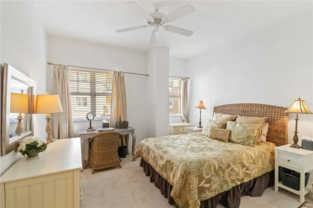 1064 N Tamiami Trail Sarasota FL 34236