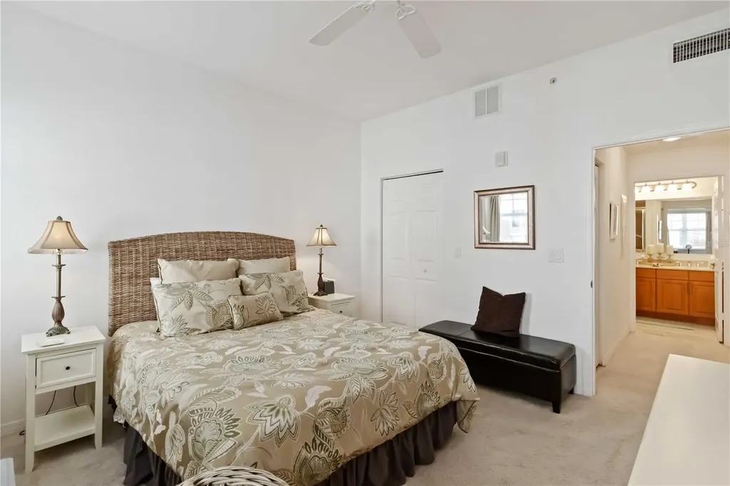 1064 N Tamiami Trail Sarasota FL 34236
