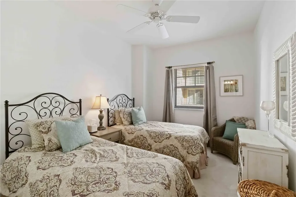 1064 N Tamiami Trail Sarasota FL 34236