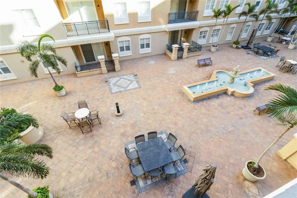 1064 N Tamiami Trail Sarasota FL 34236