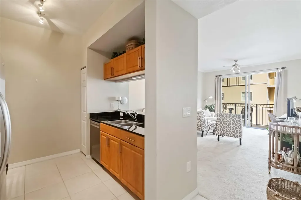 1064 N Tamiami Trail Sarasota FL 34236