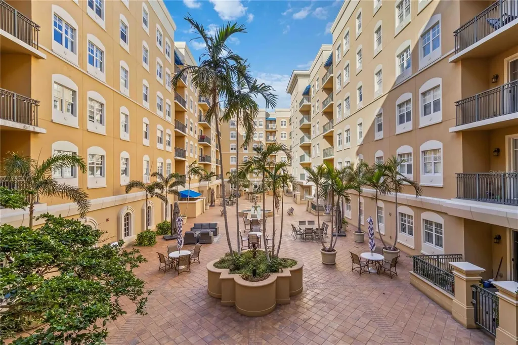 1064 N Tamiami Trail Sarasota FL 34236