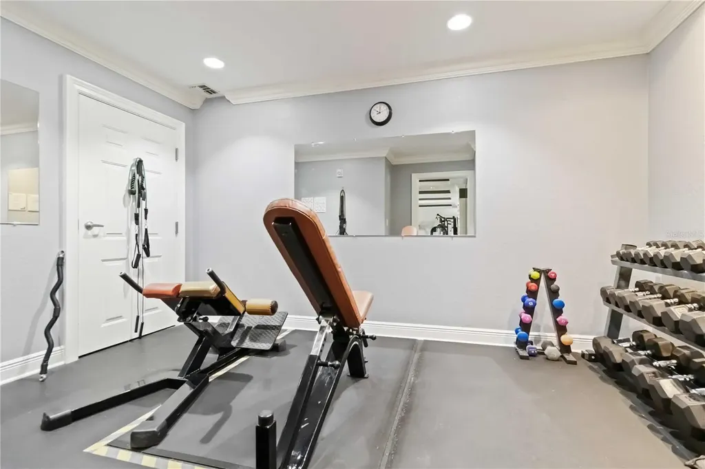 1064 N Tamiami Trail Sarasota FL 34236