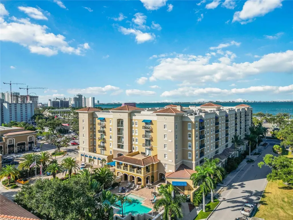 1064 N Tamiami Trail Sarasota FL 34236