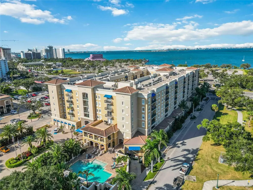1064 N Tamiami Trail Sarasota FL 34236