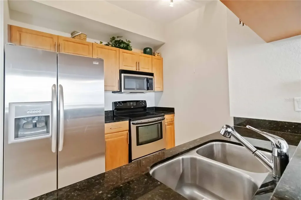 1064 N Tamiami Trail Sarasota FL 34236