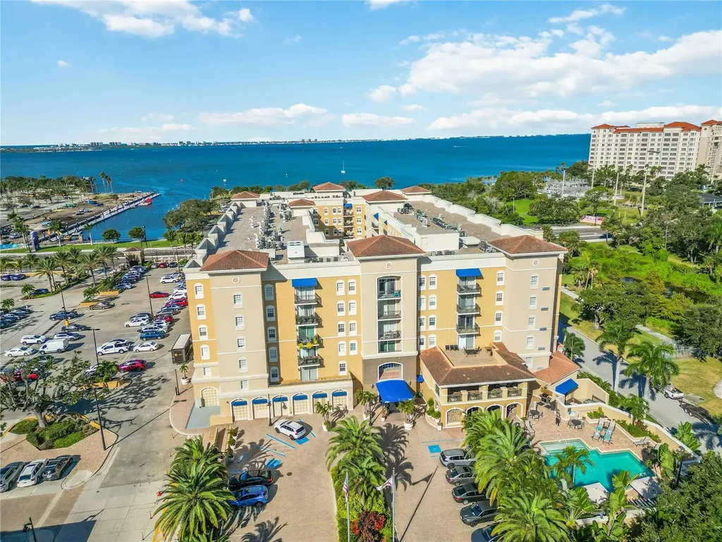 1064 N Tamiami Trail Sarasota FL 34236