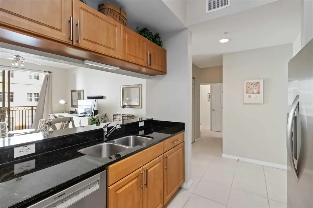 1064 N Tamiami Trail Sarasota FL 34236