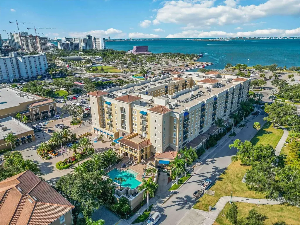 1064 N Tamiami Trail Sarasota FL 34236