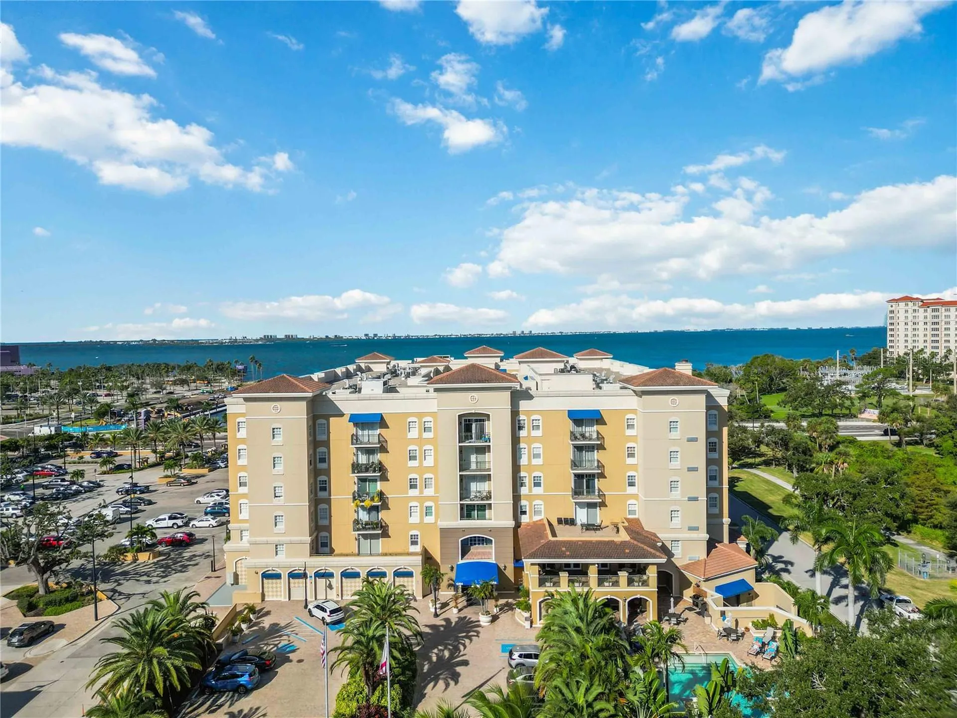 1064 N Tamiami Trail Sarasota FL 34236