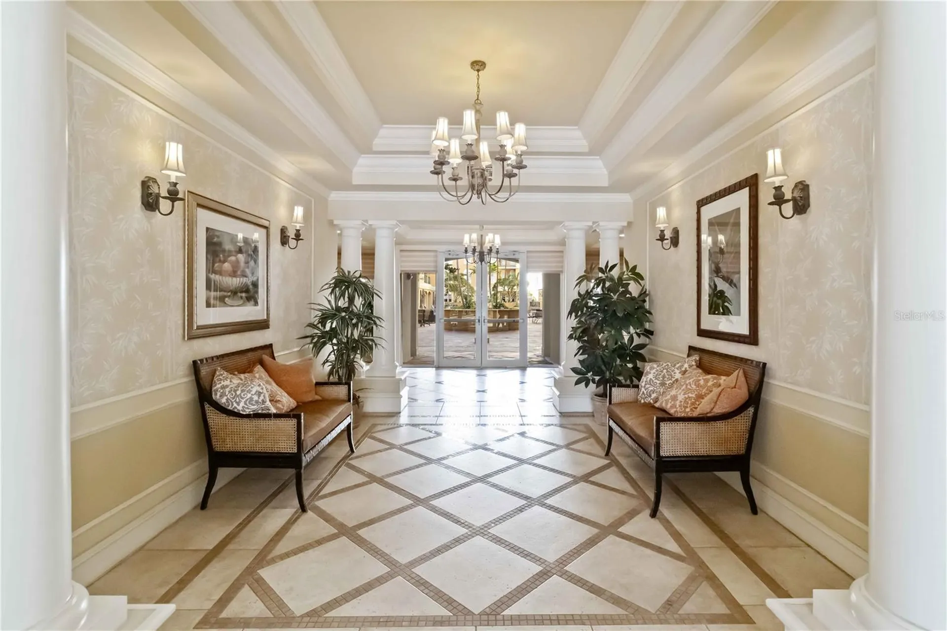 1064 N Tamiami Trail Sarasota FL 34236