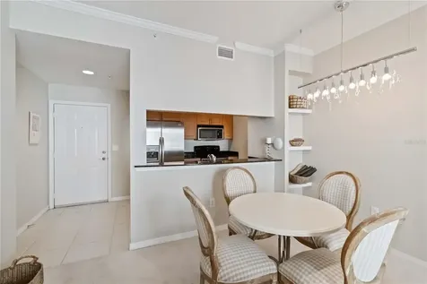1064 N Tamiami Trail Sarasota FL 34236