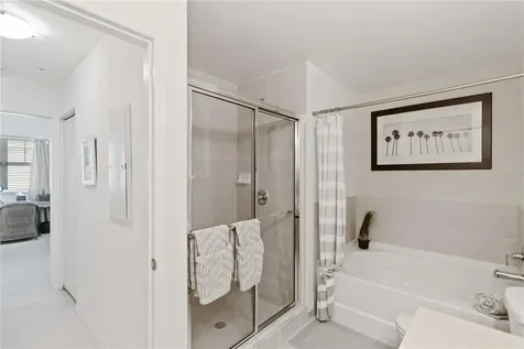 1064 N Tamiami Trail Sarasota FL 34236
