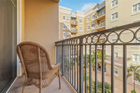 1064 N Tamiami Trail Sarasota FL 34236